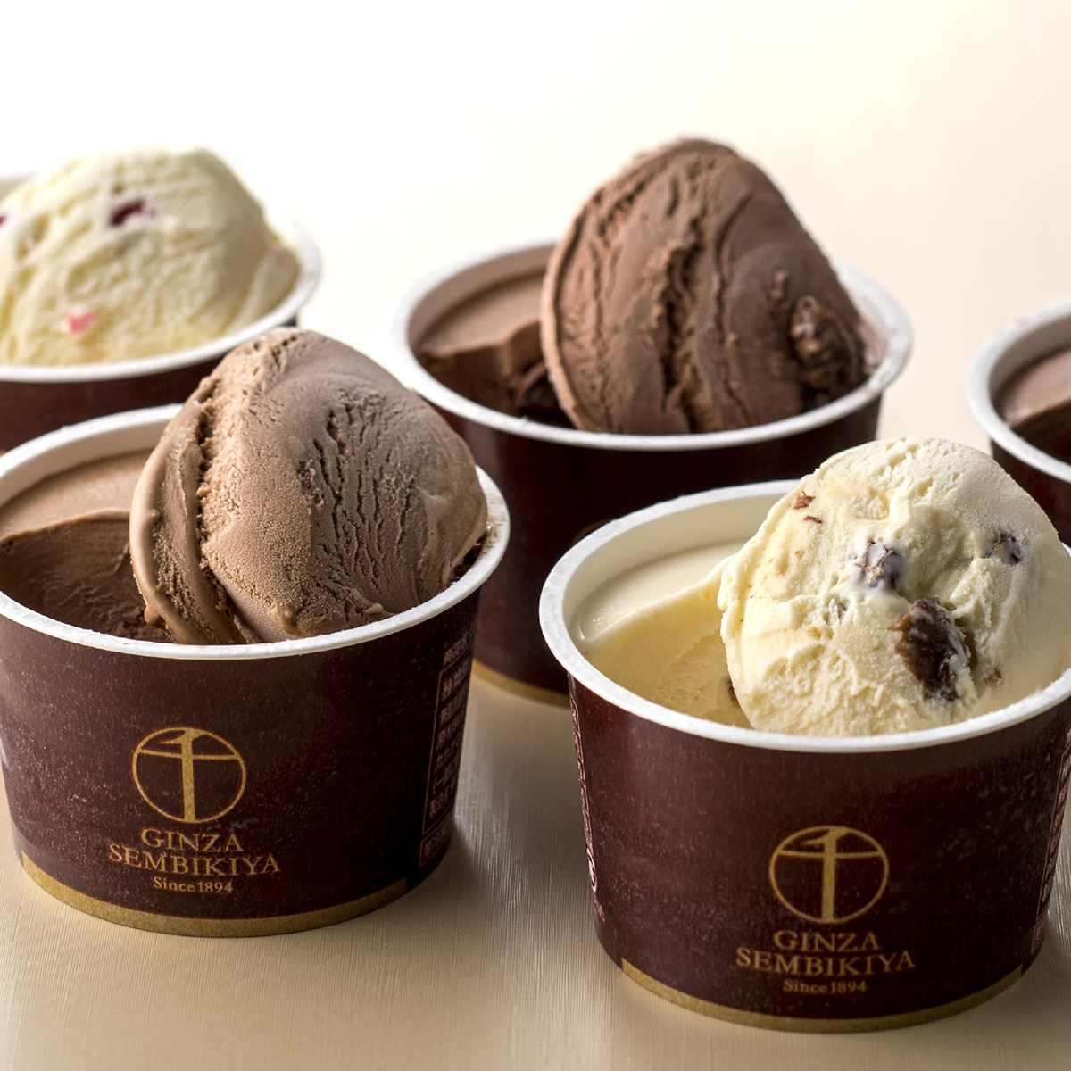 「銀座千疋屋」銀座ショコラアイス